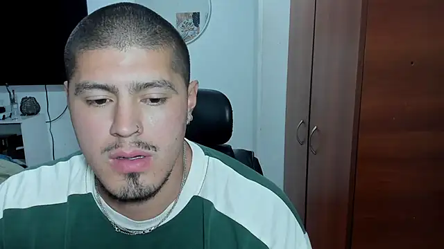 Chat XXX ao vivo de Baltazar_Dupont