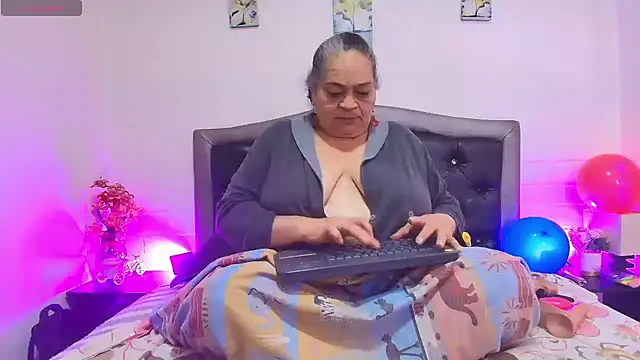 QueenMatturex Chat XXX live