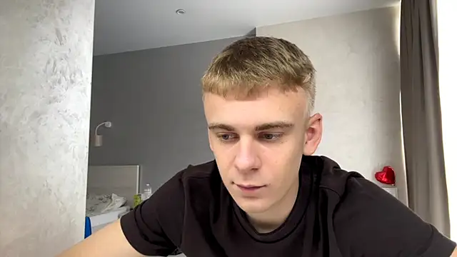 XXX chat uživo modela SoloFury