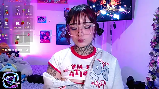 mia_catt05 élő XXX-chatje
