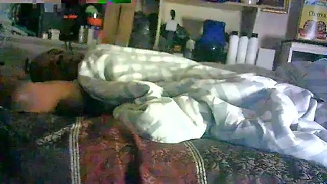 XXX chat uživo modela CR3M3_FIR3
