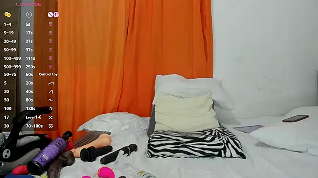 Chat XXX en directo de lilybaudyn_