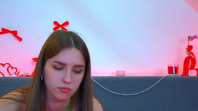 AliceAtkins Adlı Modelin Canlı XXX Sohbeti