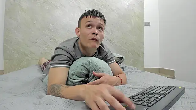 Онлайн чат XXX Robinlion91