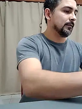 Bradd_32 লাইভ XXX চ্যাট