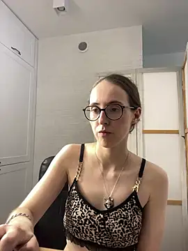 MartiniiSelenna's Live XXX Chat