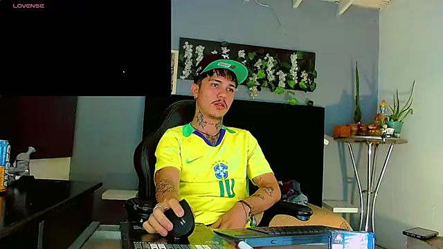 HannibalLester élő XXX-chatje