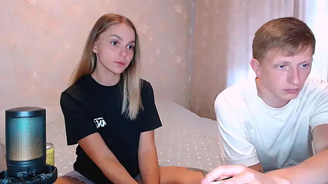 XXX chat uživo modela juliaanddima