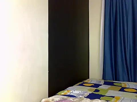 FlirtyMira Live XXX-chat