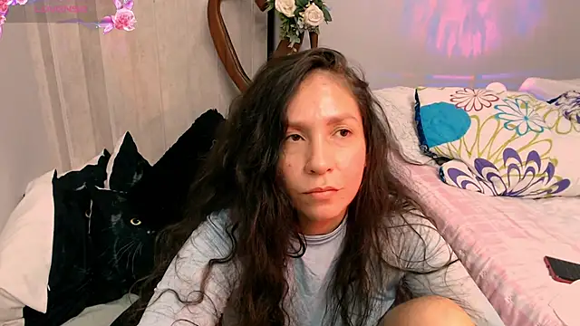 naihroby Adlı Modelin Canlı XXX Sohbeti