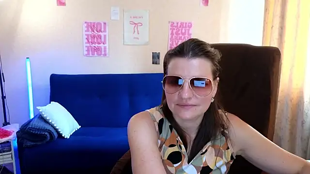 Chat XXX ao vivo de Mirabelle_Velvet
