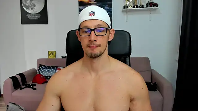 BrutusK08 Live XXX-Chat