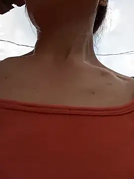 Lily-ly Adlı Modelin Canlı XXX Sohbeti