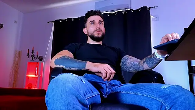 Živý XXX chat MightyAaron66
