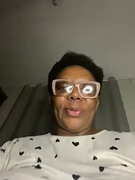 BoobsQueeen's Live XXX Chat