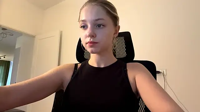EveryoneEve's Live XXX Chat