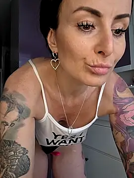 XXX chat uživo modela AnnaMaria-