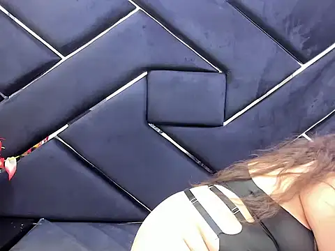SaraThonson_'s Live XXX Chat