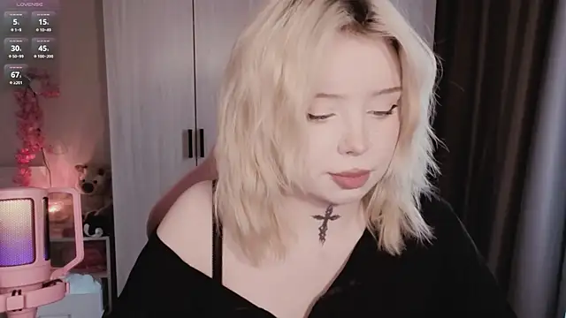 yumi_charm Adlı Modelin Canlı XXX Sohbeti