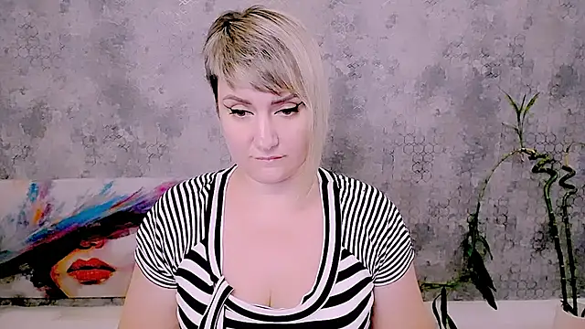 Djullian Live XXX chat