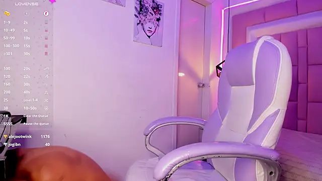 cherub_ Adlı Modelin Canlı XXX Sohbeti