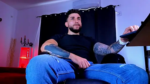 MightyAaron66 Chat XXX live
