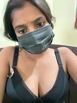 Poonam-Ray élő XXX-chatje
