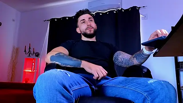 Chatroom XXX en direct de MightyAaron66