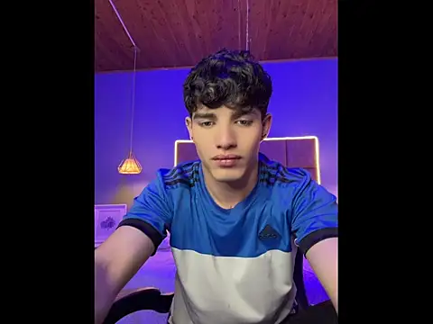 Chat +18 de AlejooTwink ao vivo
