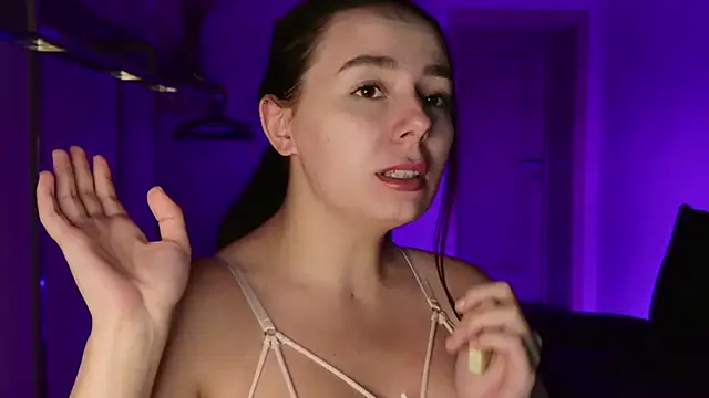 Chat +18 de Di_na_Bell ao vivo