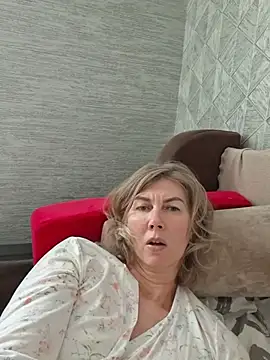 stellahere8 live XXX chat