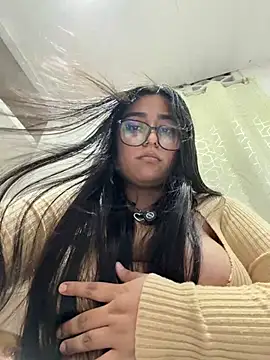 virginbrunette99's Live XXX Chat