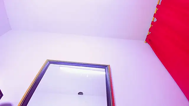 Channel_Mills 即時 XXX 聊天