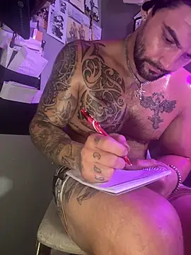 LegendaryLukeFilmCo élő XXX-chatje