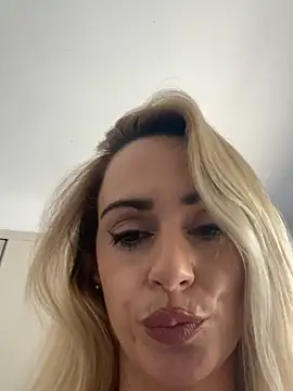 Онлайн чат XXX Ericafontex