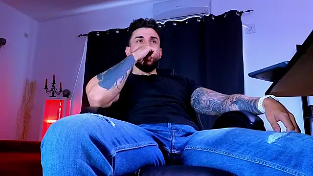 Chat +18 de MightyAaron66 ao vivo