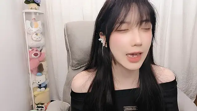 Eleven-vivi___ 即時 XXX 聊天