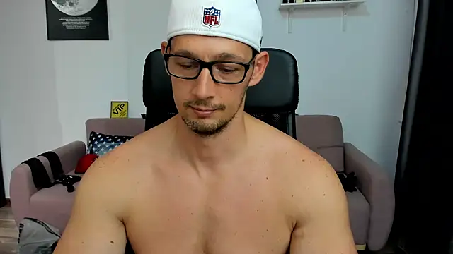 BrutusK08 live XXX chat