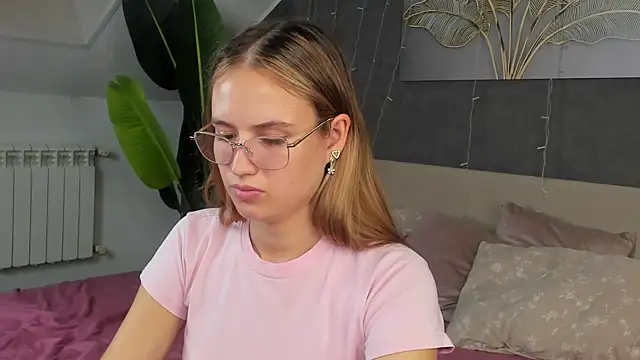 XXX chat uživo modela Miaa_Hill