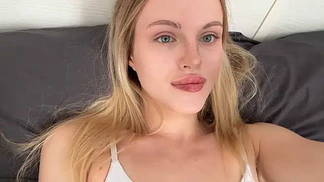 UnwedGrist Live XXX Chat