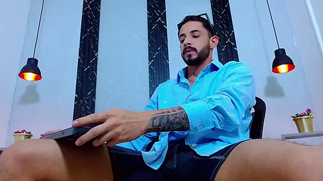 Erick_Wall Live XXX Chat