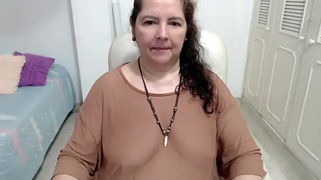 Chat +18 de leonela_69 ao vivo
