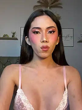 CassandraLovve Adlı Modelin Canlı XXX Sohbeti