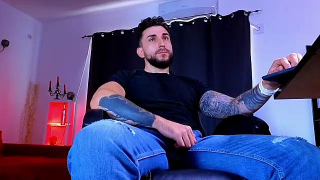 Онлайн чат XXX MightyAaron66