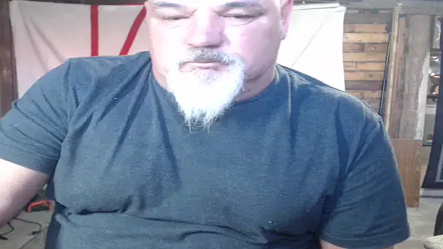 Newfiesausage1972 Live XXX-Chat