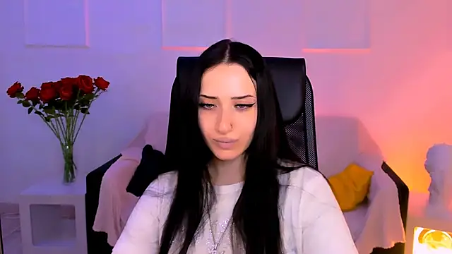 MonicaLowes' Live XXX Chat
