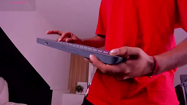 צ'אט XXX בשידור חי של jacobJohns_