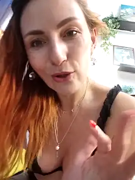 XXX chat uživo modela HelenWildCat