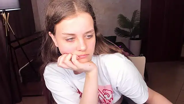 LilaClever Adlı Modelin Canlı XXX Sohbeti