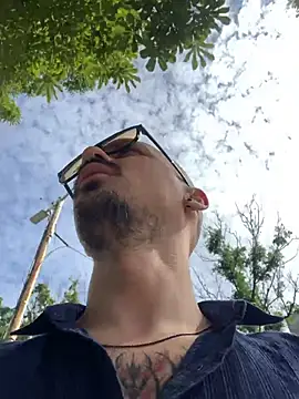 AssHunter4k: απευθείας συνομιλία ΧΧΧ